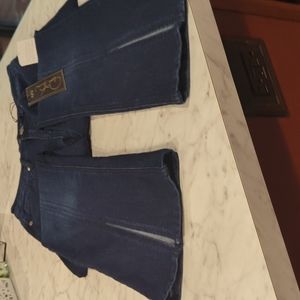 NWT Diane Gilman DG2 front slit boot cut dark blue jeans. Size 8P Brand new!